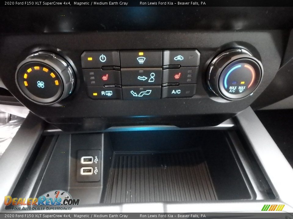 Controls of 2020 Ford F150 XLT SuperCrew 4x4 Photo #18