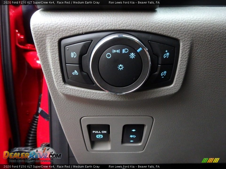 Controls of 2020 Ford F150 XLT SuperCrew 4x4 Photo #17