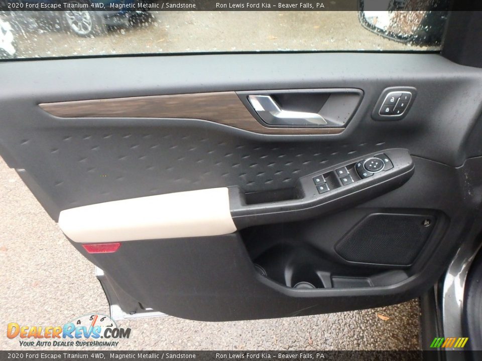 2020 Ford Escape Titanium 4WD Magnetic Metallic / Sandstone Photo #15