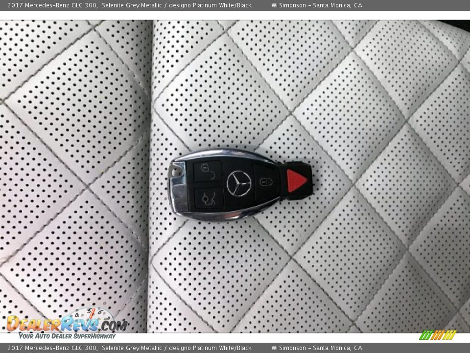 2017 Mercedes-Benz GLC 300 Selenite Grey Metallic / designo Platinum White/Black Photo #11