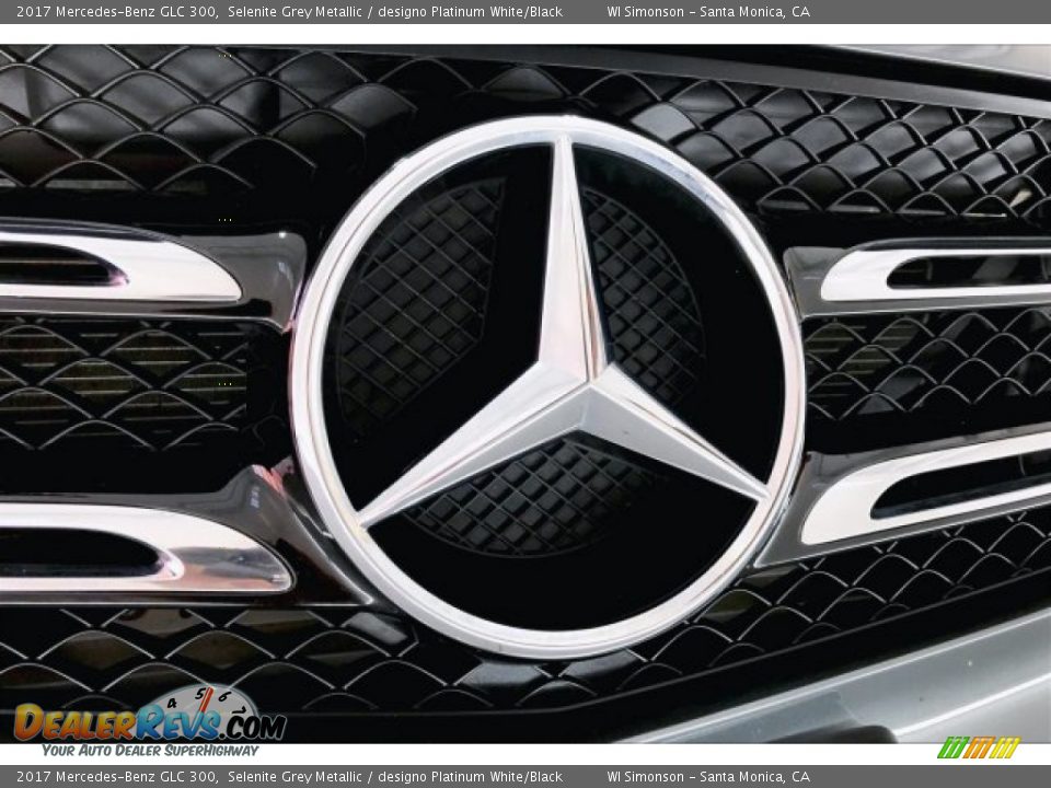 2017 Mercedes-Benz GLC 300 Selenite Grey Metallic / designo Platinum White/Black Photo #33