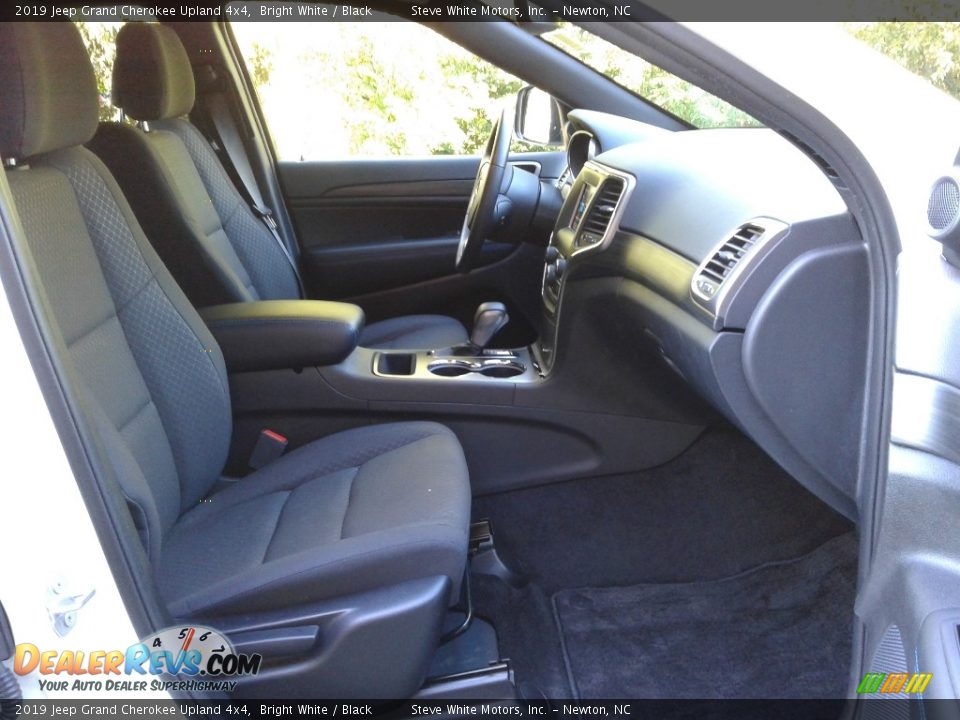 2019 Jeep Grand Cherokee Upland 4x4 Bright White / Black Photo #15
