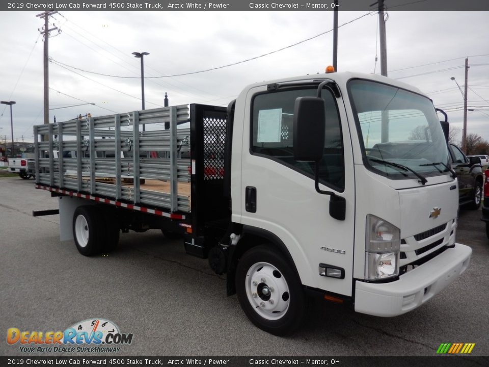 Front 3/4 View of 2019 Chevrolet Low Cab Forward 4500 Stake Truck Photo #3