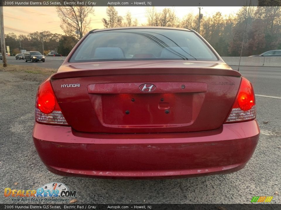 2006 Hyundai Elantra GLS Sedan Electric Red / Gray Photo #4