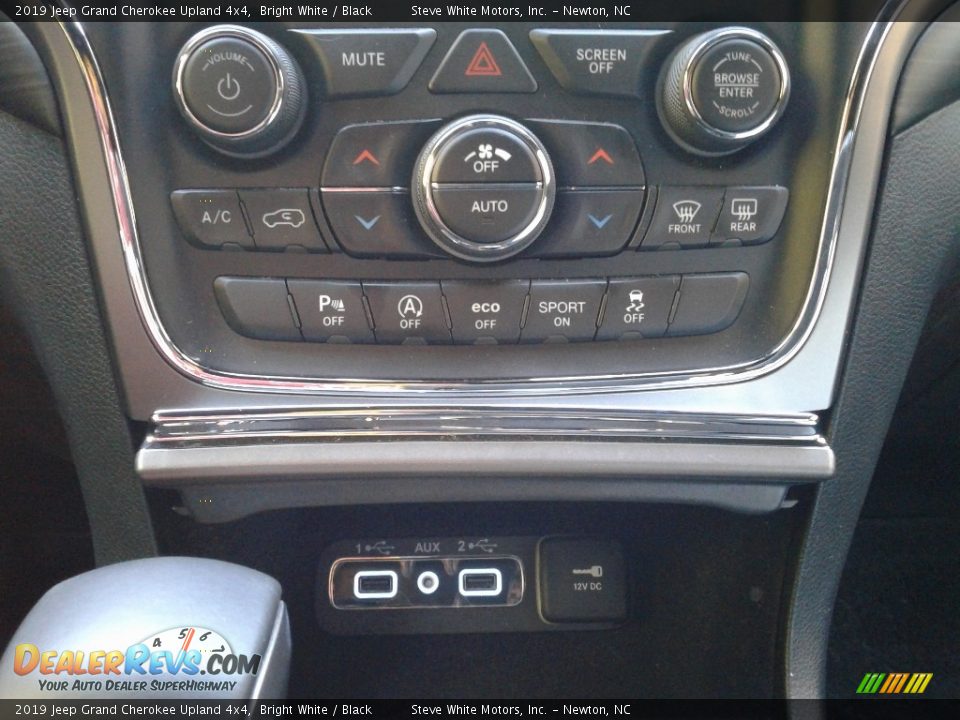 2019 Jeep Grand Cherokee Upland 4x4 Bright White / Black Photo #26
