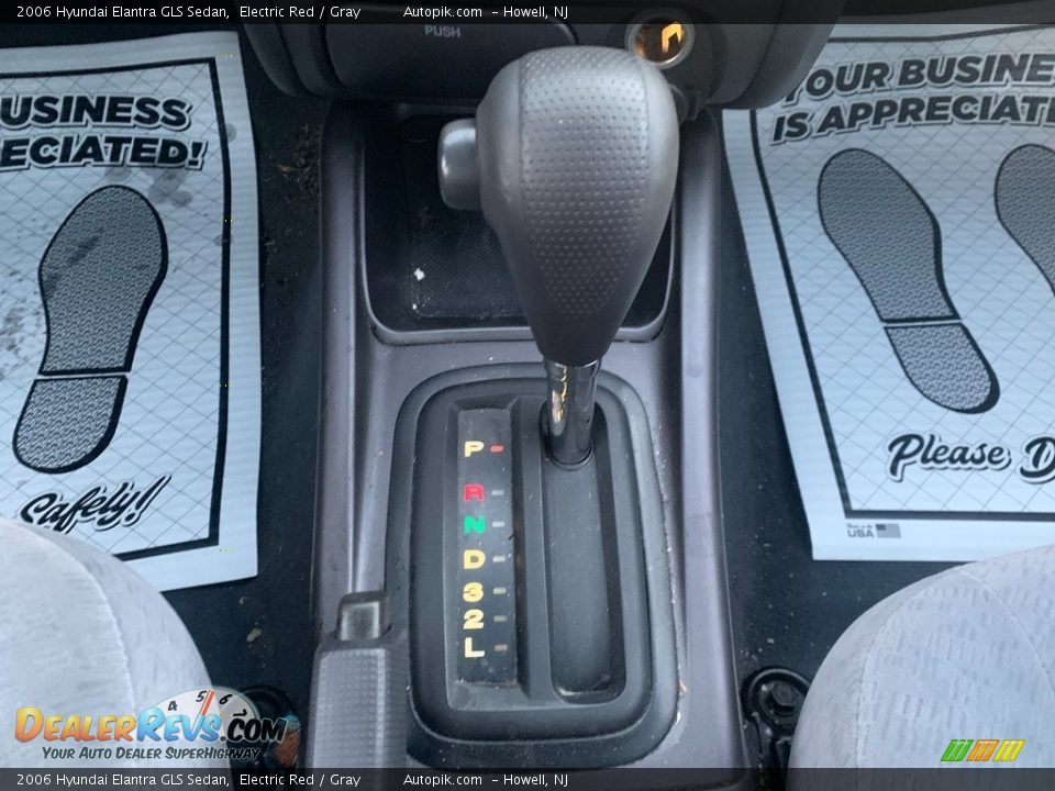 2006 Hyundai Elantra GLS Sedan Electric Red / Gray Photo #16