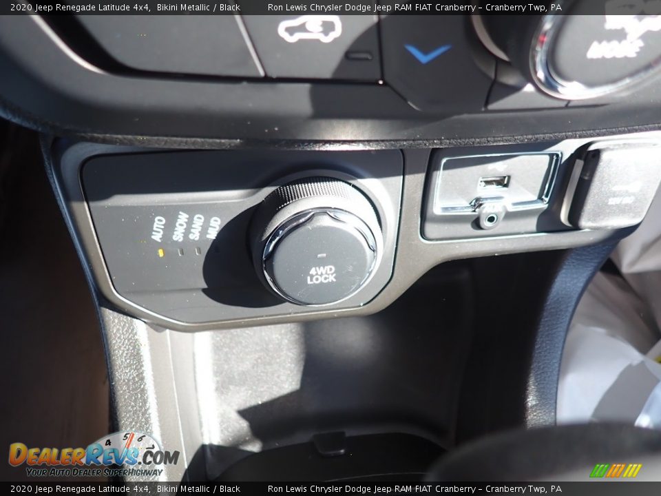 2020 Jeep Renegade Latitude 4x4 Bikini Metallic / Black Photo #19