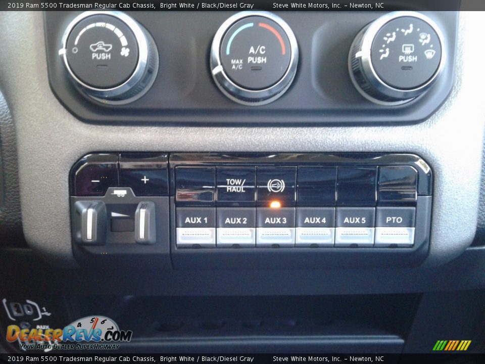 2019 Ram 5500 Tradesman Regular Cab Chassis Bright White / Black/Diesel Gray Photo #21