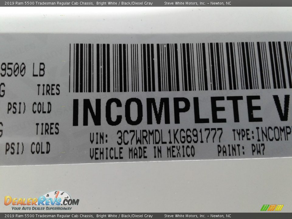 2019 Ram 5500 Tradesman Regular Cab Chassis Bright White / Black/Diesel Gray Photo #25