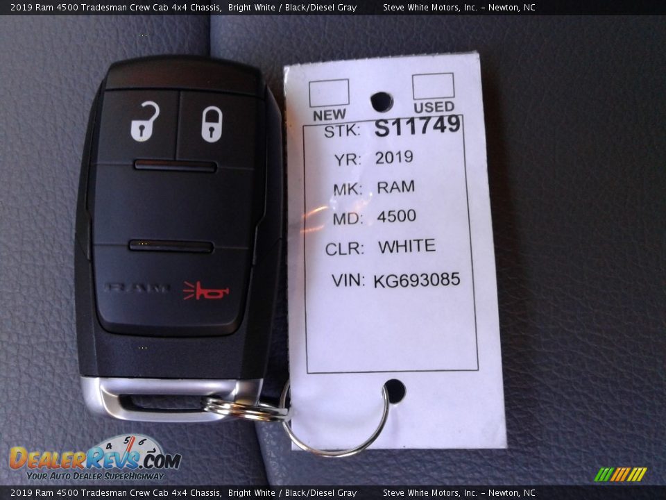 2019 Ram 4500 Tradesman Crew Cab 4x4 Chassis Bright White / Black/Diesel Gray Photo #23