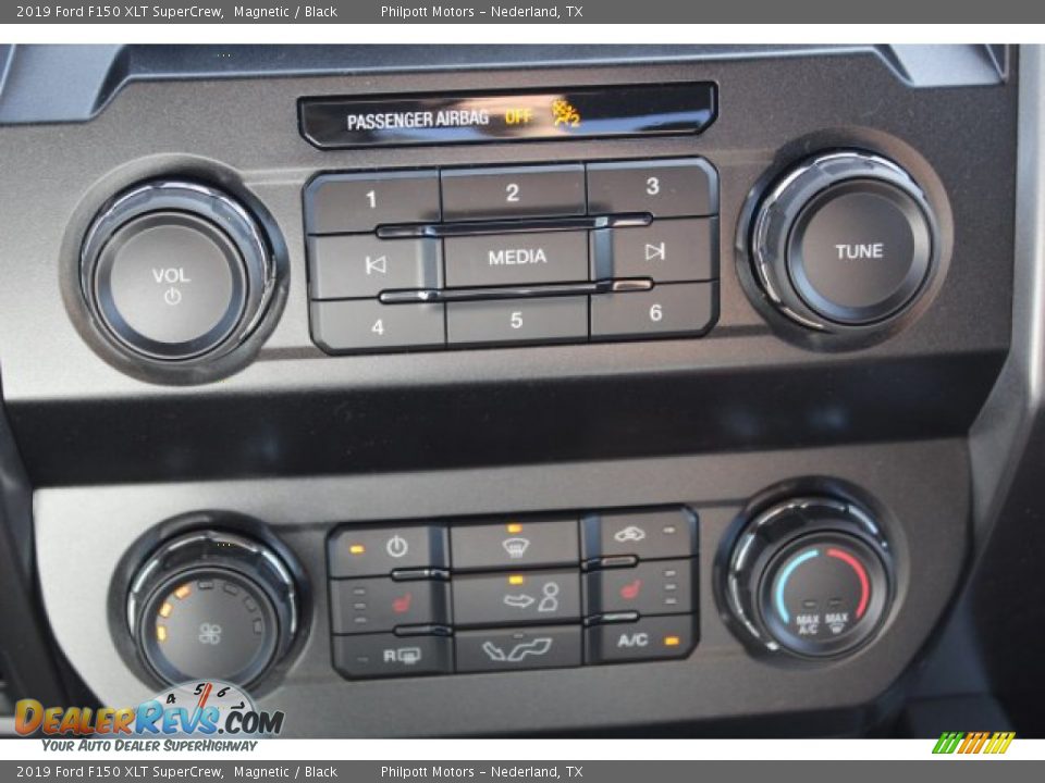 2019 Ford F150 XLT SuperCrew Magnetic / Black Photo #17