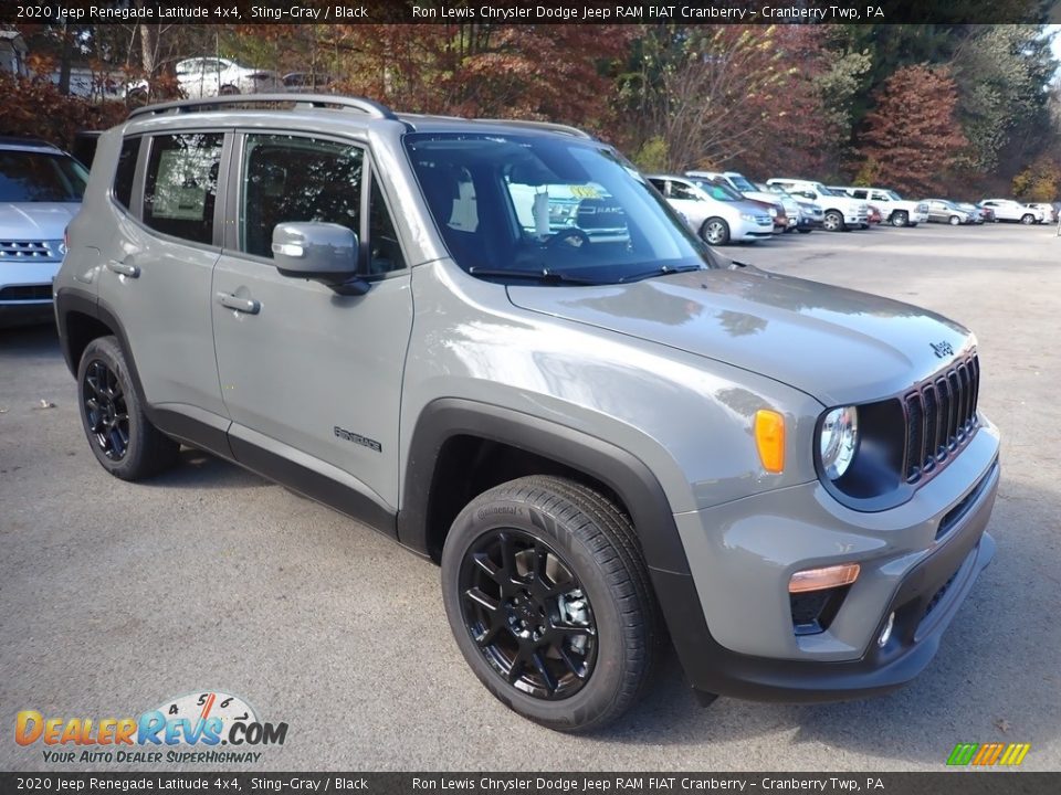 Front 3/4 View of 2020 Jeep Renegade Latitude 4x4 Photo #7