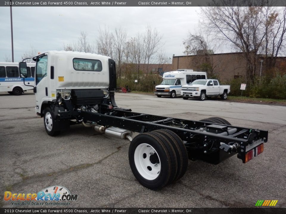 Undercarriage of 2019 Chevrolet Low Cab Forward 4500 Chassis Photo #4