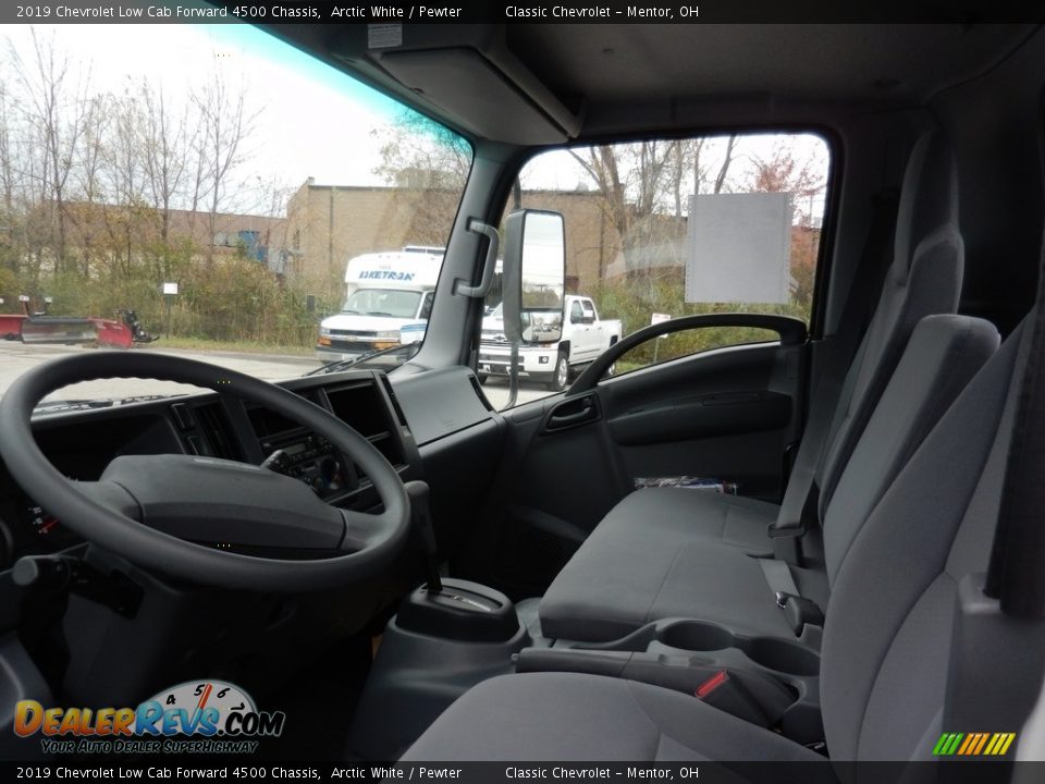 Front Seat of 2019 Chevrolet Low Cab Forward 4500 Chassis Photo #5