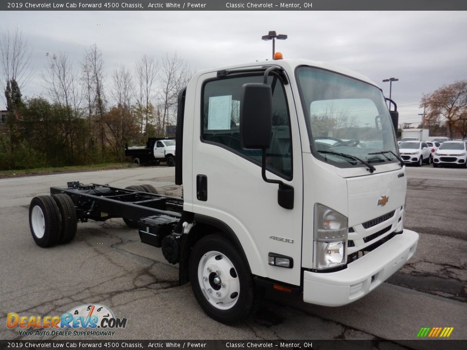 2019 Chevrolet Low Cab Forward 4500 Chassis Arctic White / Pewter Photo #2