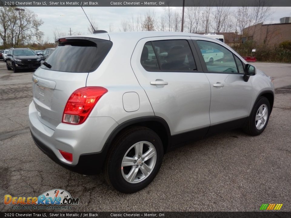 2020 Chevrolet Trax LS Silver Ice Metallic / Jet Black Photo #4