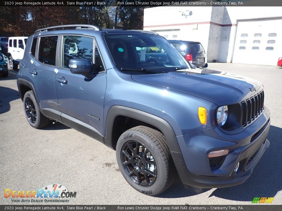 Front 3/4 View of 2020 Jeep Renegade Latitude 4x4 Photo #7