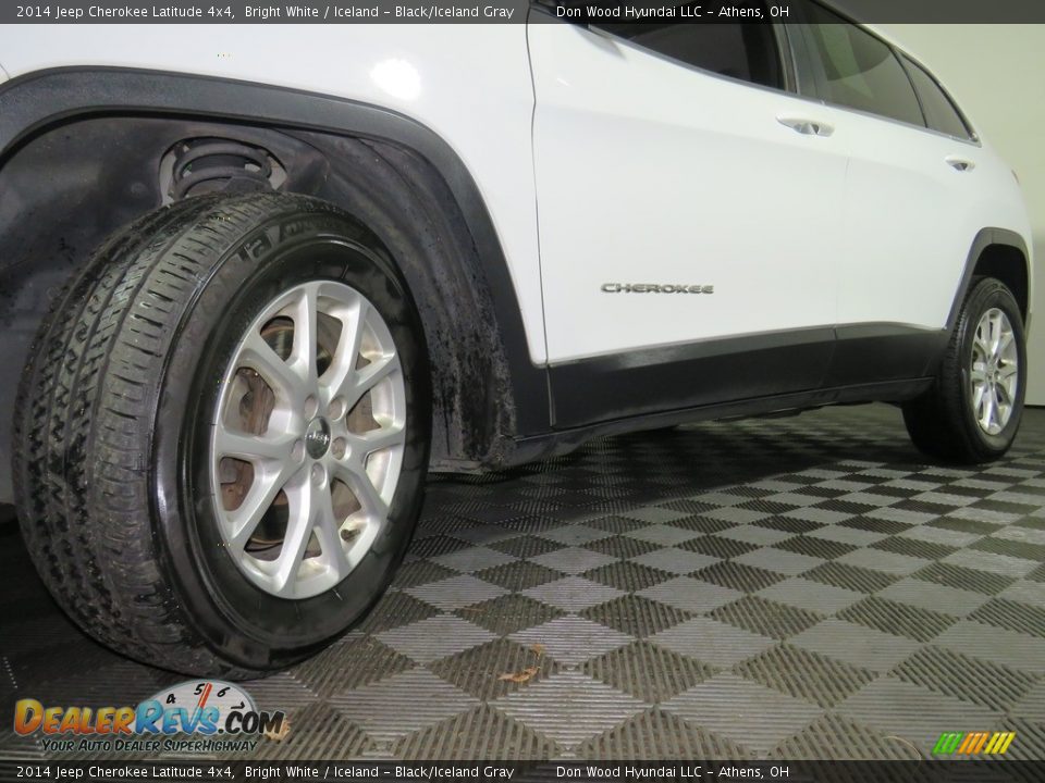 2014 Jeep Cherokee Latitude 4x4 Bright White / Iceland - Black/Iceland Gray Photo #8