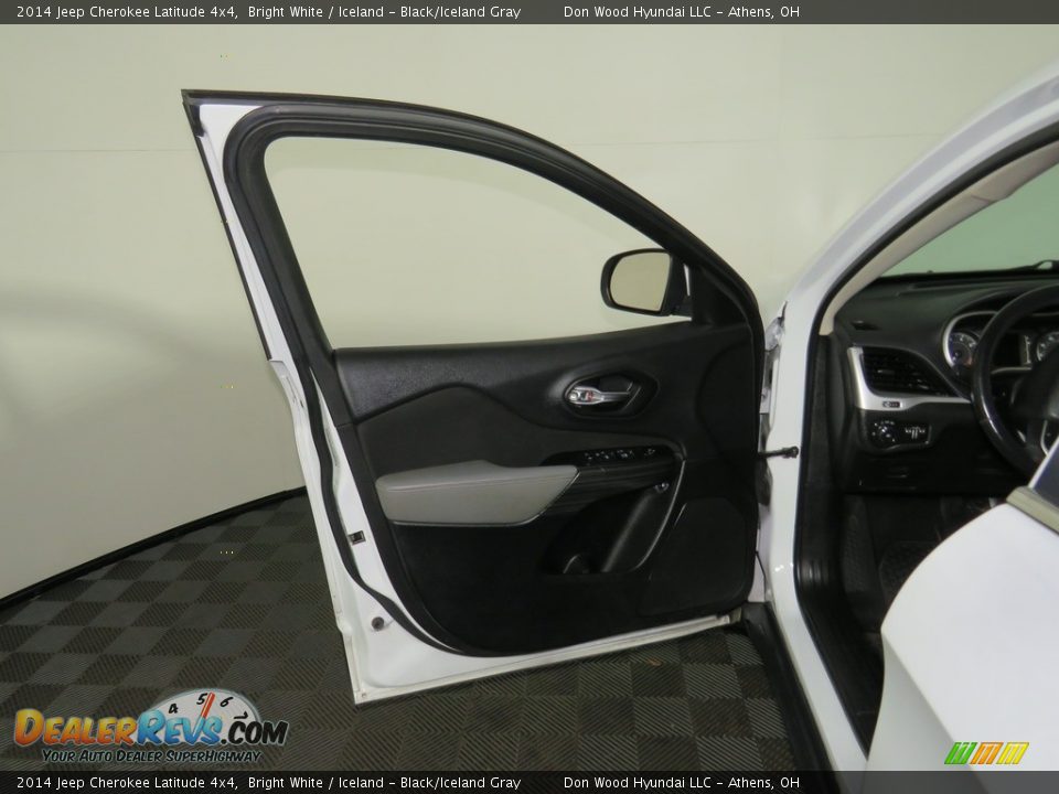 2014 Jeep Cherokee Latitude 4x4 Bright White / Iceland - Black/Iceland Gray Photo #17