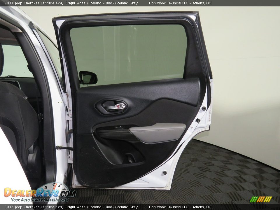 2014 Jeep Cherokee Latitude 4x4 Bright White / Iceland - Black/Iceland Gray Photo #23