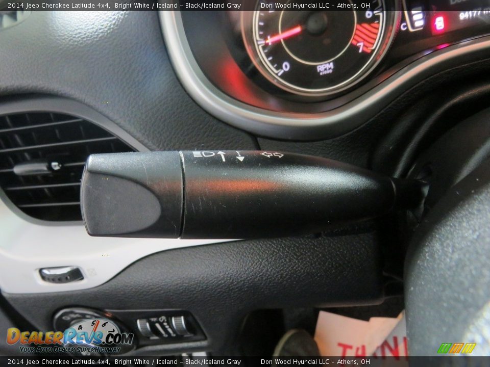 2014 Jeep Cherokee Latitude 4x4 Bright White / Iceland - Black/Iceland Gray Photo #30