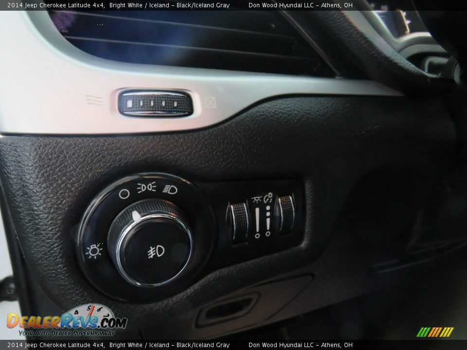 2014 Jeep Cherokee Latitude 4x4 Bright White / Iceland - Black/Iceland Gray Photo #34