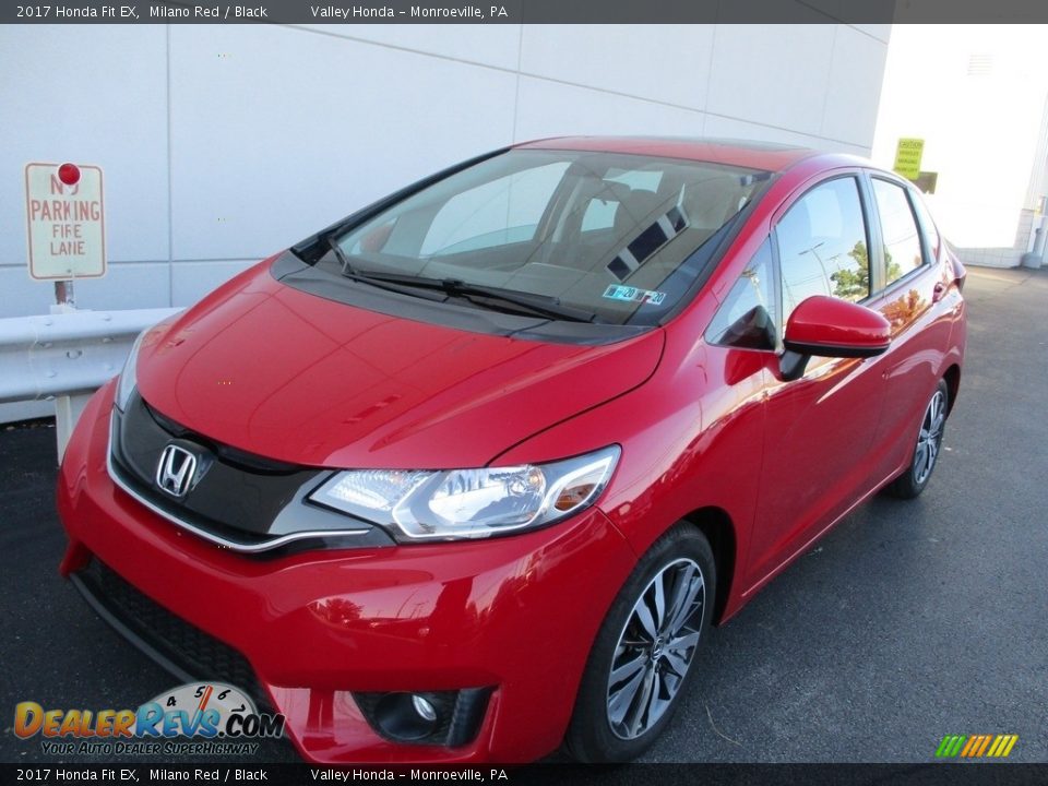 Front 3/4 View of 2017 Honda Fit EX Photo #9