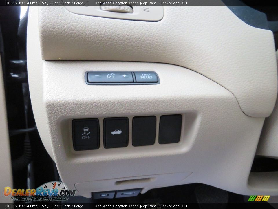 2015 Nissan Altima 2.5 S Super Black / Beige Photo #17