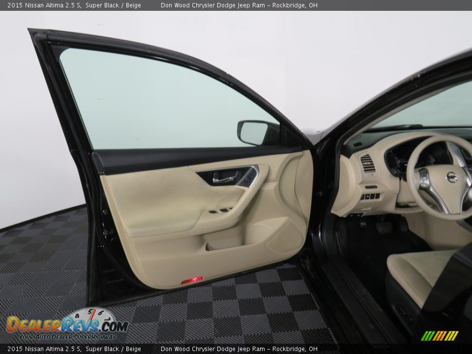 2015 Nissan Altima 2.5 S Super Black / Beige Photo #27