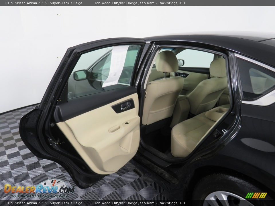 2015 Nissan Altima 2.5 S Super Black / Beige Photo #31