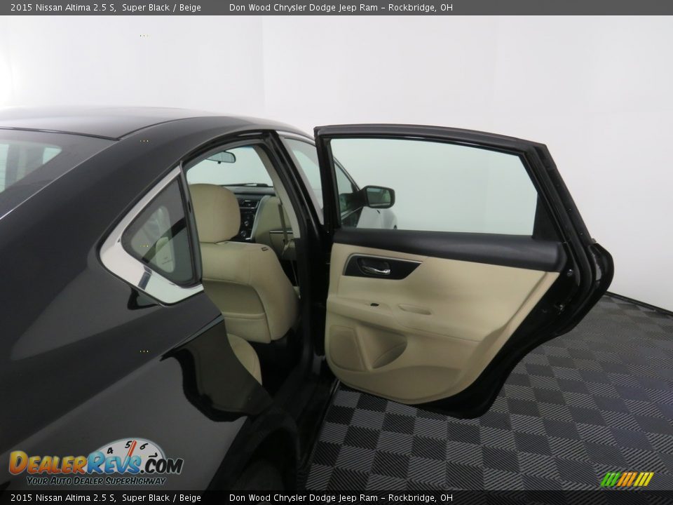 2015 Nissan Altima 2.5 S Super Black / Beige Photo #34