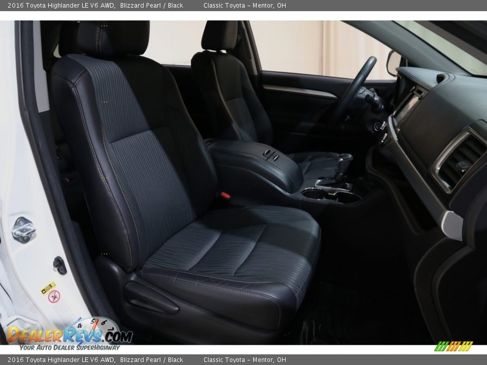 2016 Toyota Highlander LE V6 AWD Blizzard Pearl / Black Photo #17