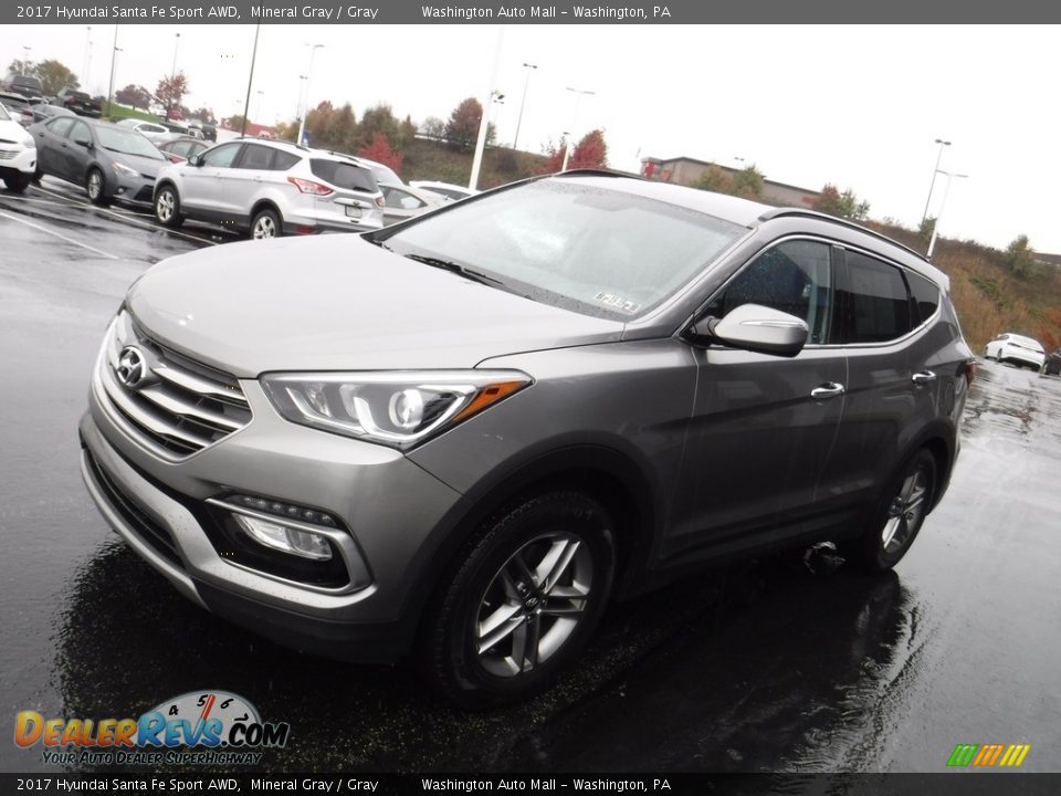 Front 3/4 View of 2017 Hyundai Santa Fe Sport AWD Photo #5