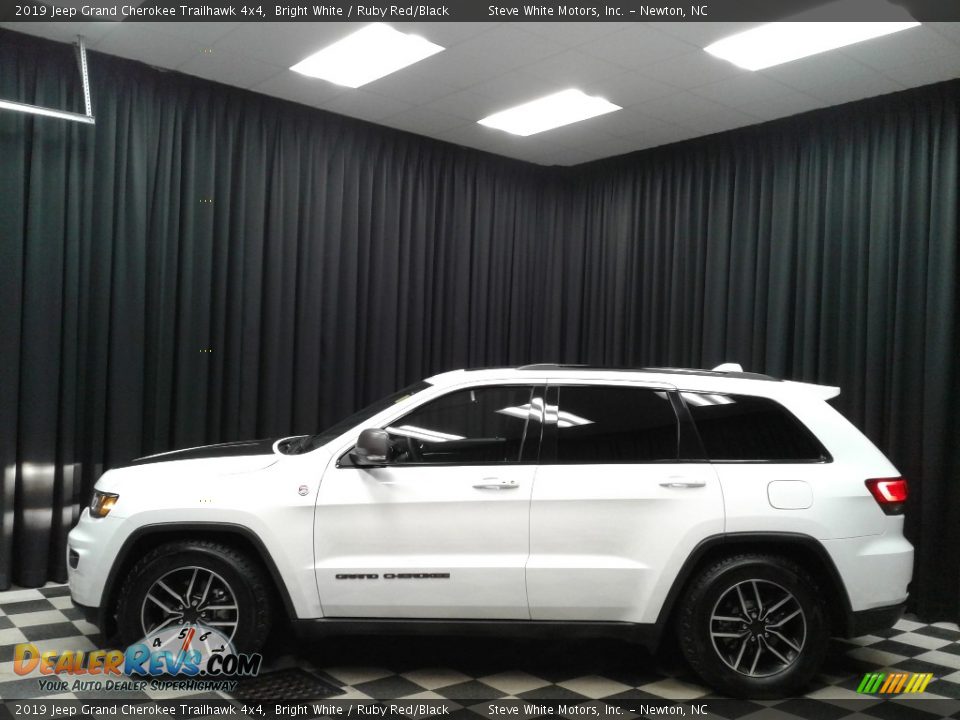 2019 Jeep Grand Cherokee Trailhawk 4x4 Bright White / Ruby Red/Black Photo #1