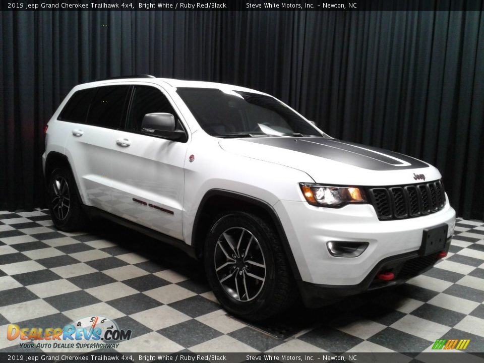 2019 Jeep Grand Cherokee Trailhawk 4x4 Bright White / Ruby Red/Black Photo #4
