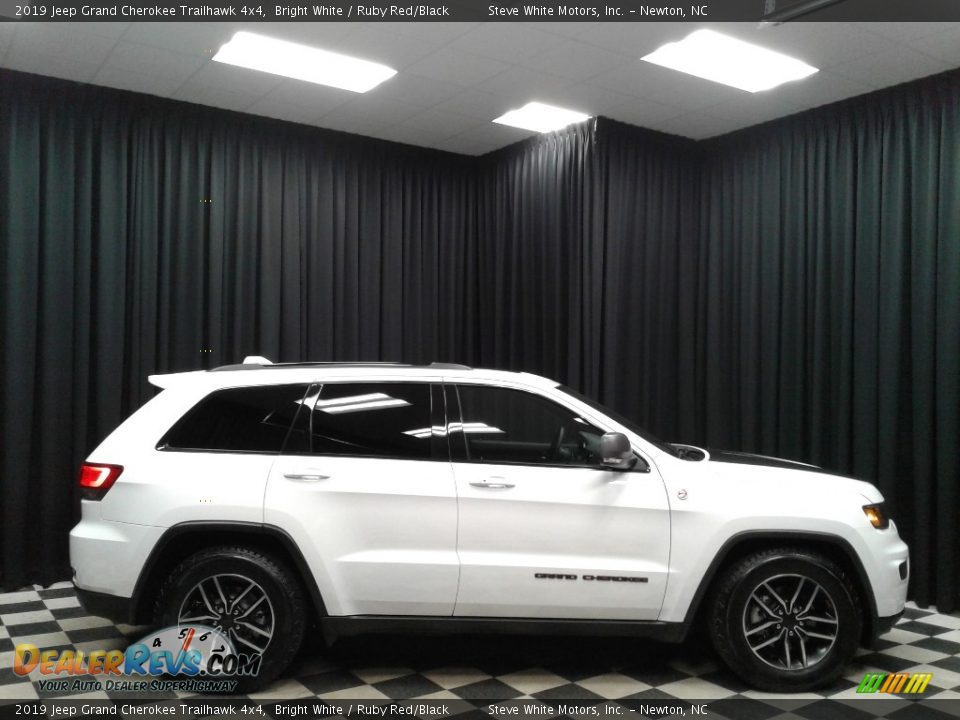 2019 Jeep Grand Cherokee Trailhawk 4x4 Bright White / Ruby Red/Black Photo #5