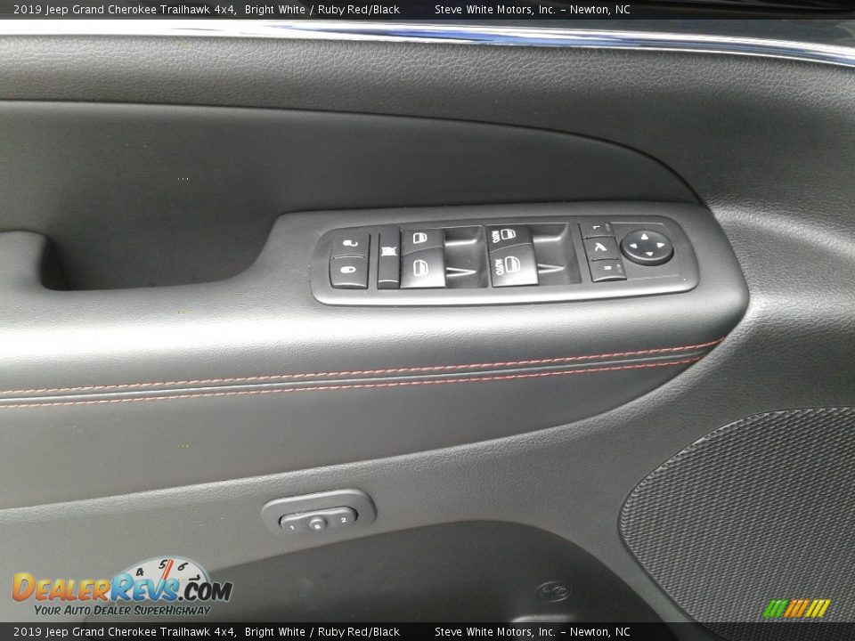 2019 Jeep Grand Cherokee Trailhawk 4x4 Bright White / Ruby Red/Black Photo #9