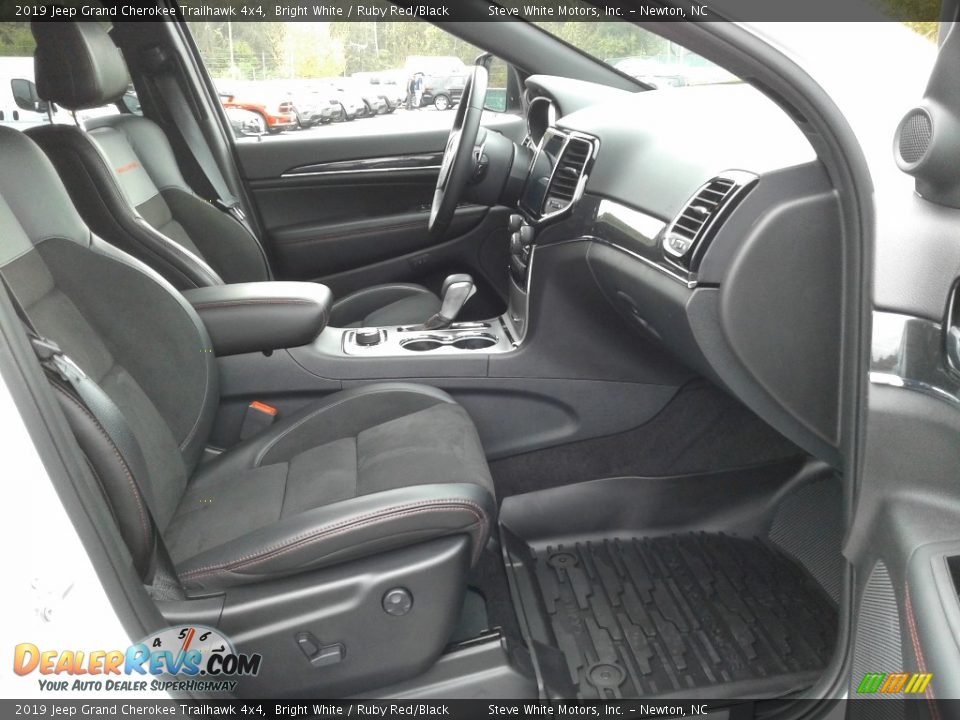 2019 Jeep Grand Cherokee Trailhawk 4x4 Bright White / Ruby Red/Black Photo #17