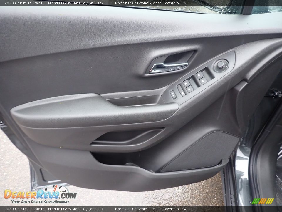 Door Panel of 2020 Chevrolet Trax LS Photo #14