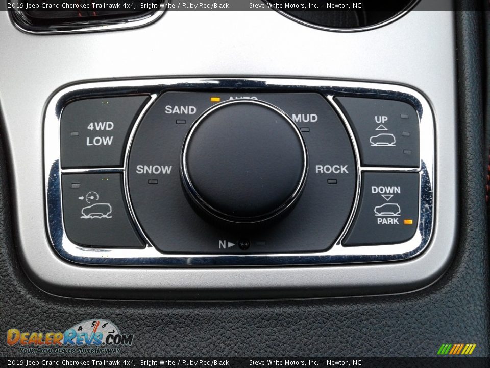 2019 Jeep Grand Cherokee Trailhawk 4x4 Bright White / Ruby Red/Black Photo #33