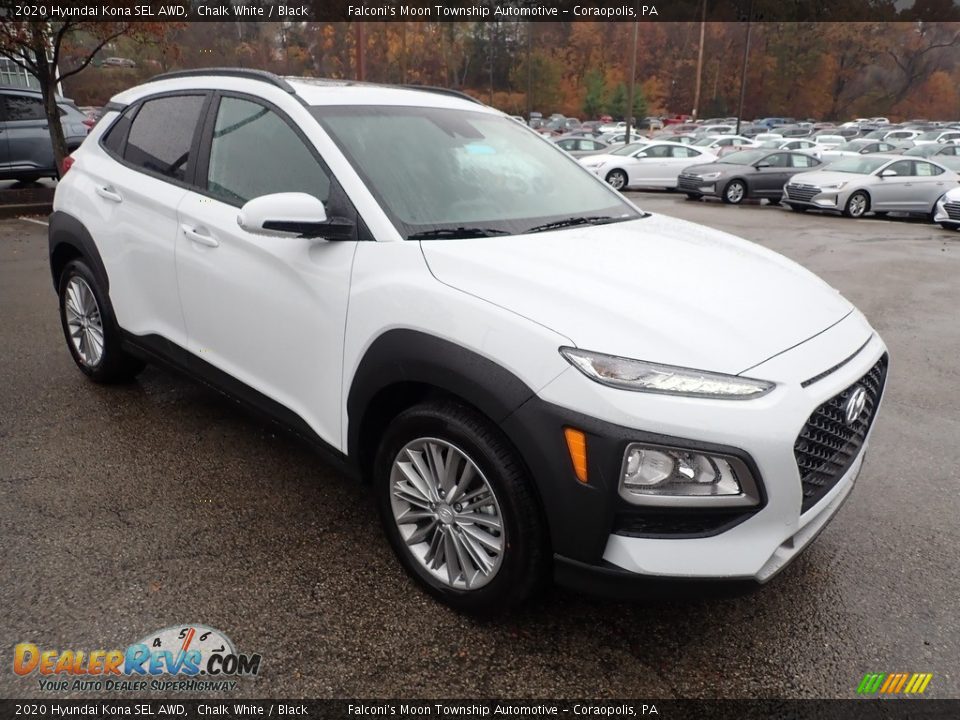 Front 3/4 View of 2020 Hyundai Kona SEL AWD Photo #3