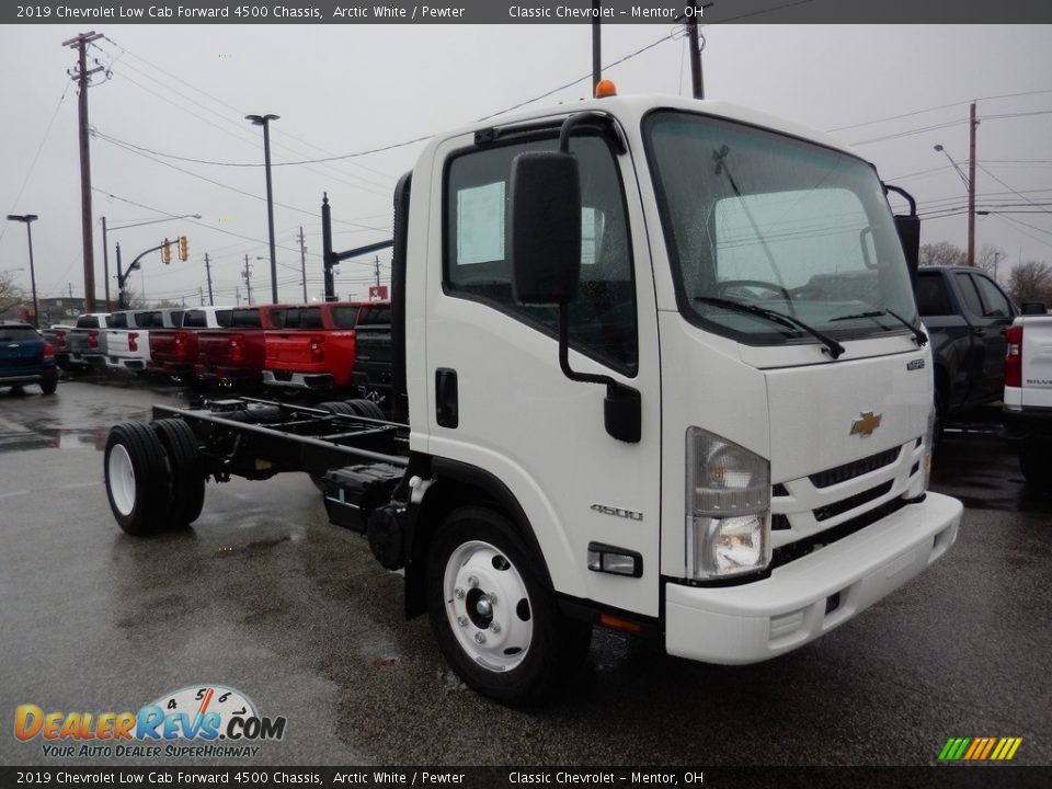 2019 Chevrolet Low Cab Forward 4500 Chassis Arctic White / Pewter Photo #2