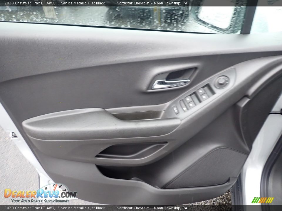 Door Panel of 2020 Chevrolet Trax LT AWD Photo #14