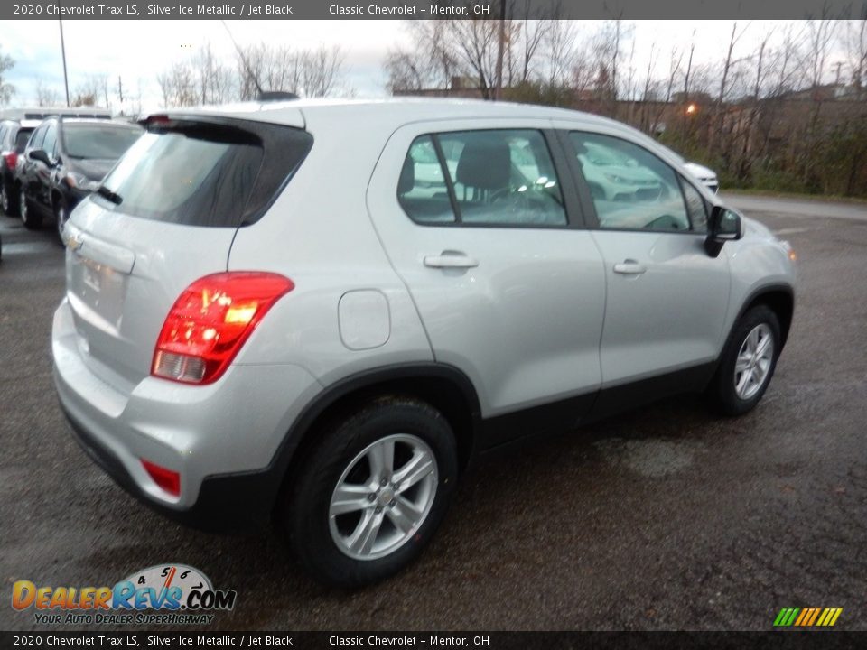 2020 Chevrolet Trax LS Silver Ice Metallic / Jet Black Photo #4