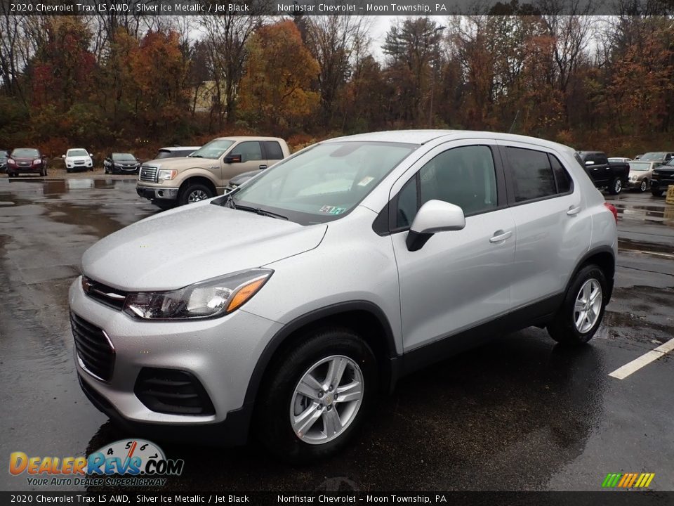 Front 3/4 View of 2020 Chevrolet Trax LS AWD Photo #1