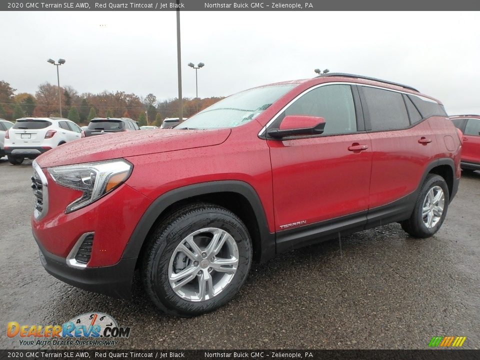 Front 3/4 View of 2020 GMC Terrain SLE AWD Photo #1