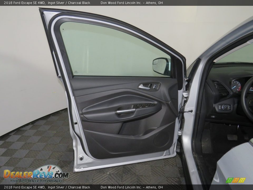 2018 Ford Escape SE 4WD Ingot Silver / Charcoal Black Photo #17
