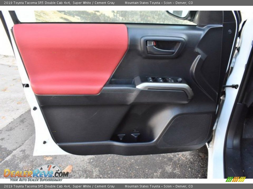 2019 Toyota Tacoma SR5 Double Cab 4x4 Super White / Cement Gray Photo #24