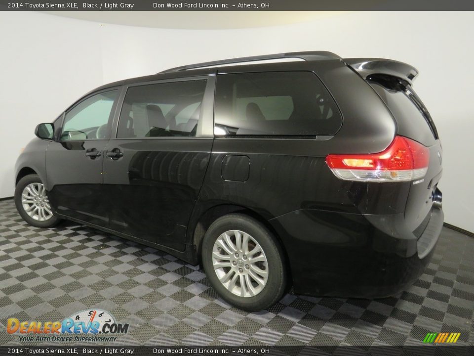 2014 Toyota Sienna XLE Black / Light Gray Photo #8