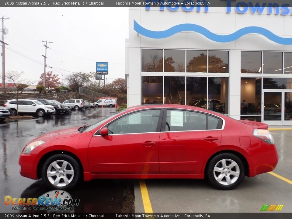 2009 Nissan Altima 2.5 S Red Brick Metallic / Charcoal Photo #2